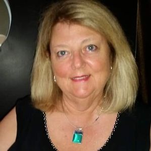 Meet your Posher, Suzanne